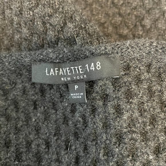LAFAYETTE 148 NEW YORK 100% CASHMERE SLEEVELESS BOXY SWEATER TOP SIZE P US 0/2 - Picture 9 of 10